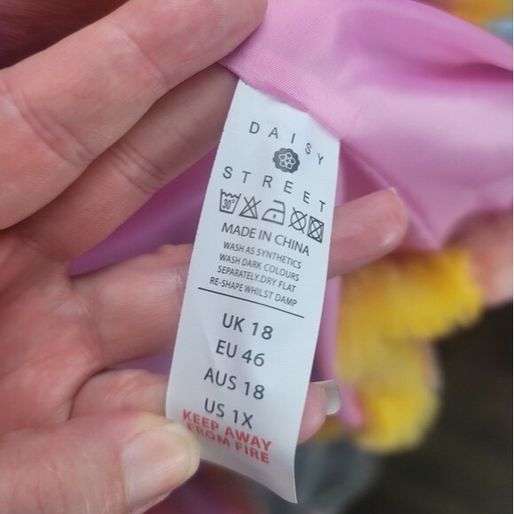 Daisy Street Curve Pastel Rainbow Striped Zipped Faux Fur Jacket with Pockets - Picture 6 of 9